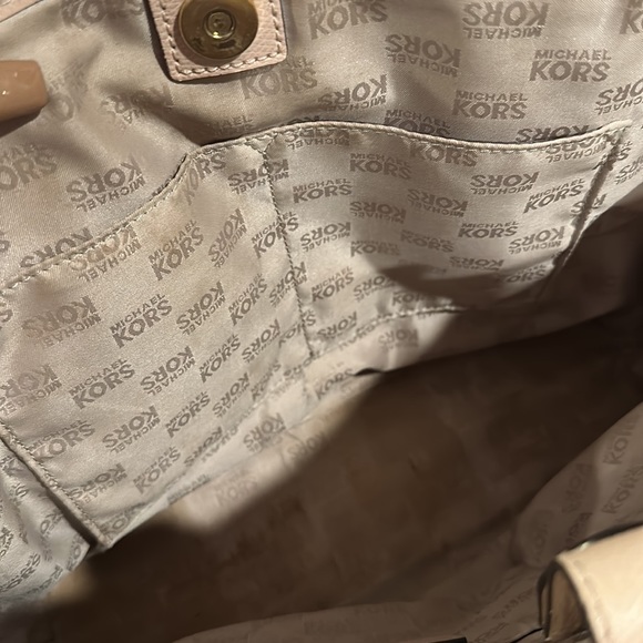 ❌SOLD❌Michael Kors Blush Pink Tote Shoulder Bag - Picture 6 of 7